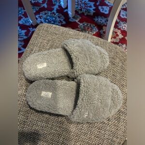 NEW! No box-women’s UGG slides slippers size 10 🍂